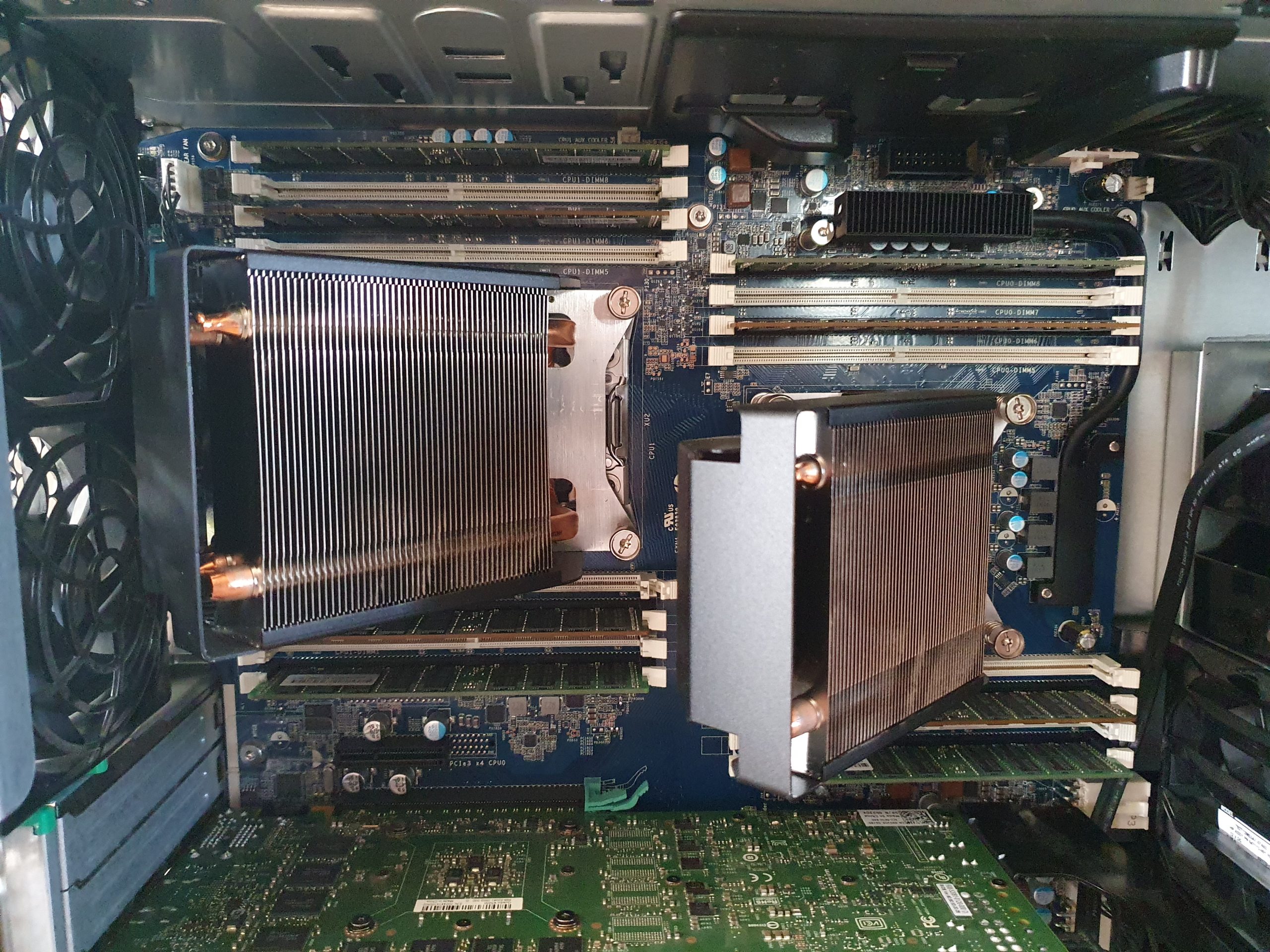 20200411_115408 HP Z840 inside 2