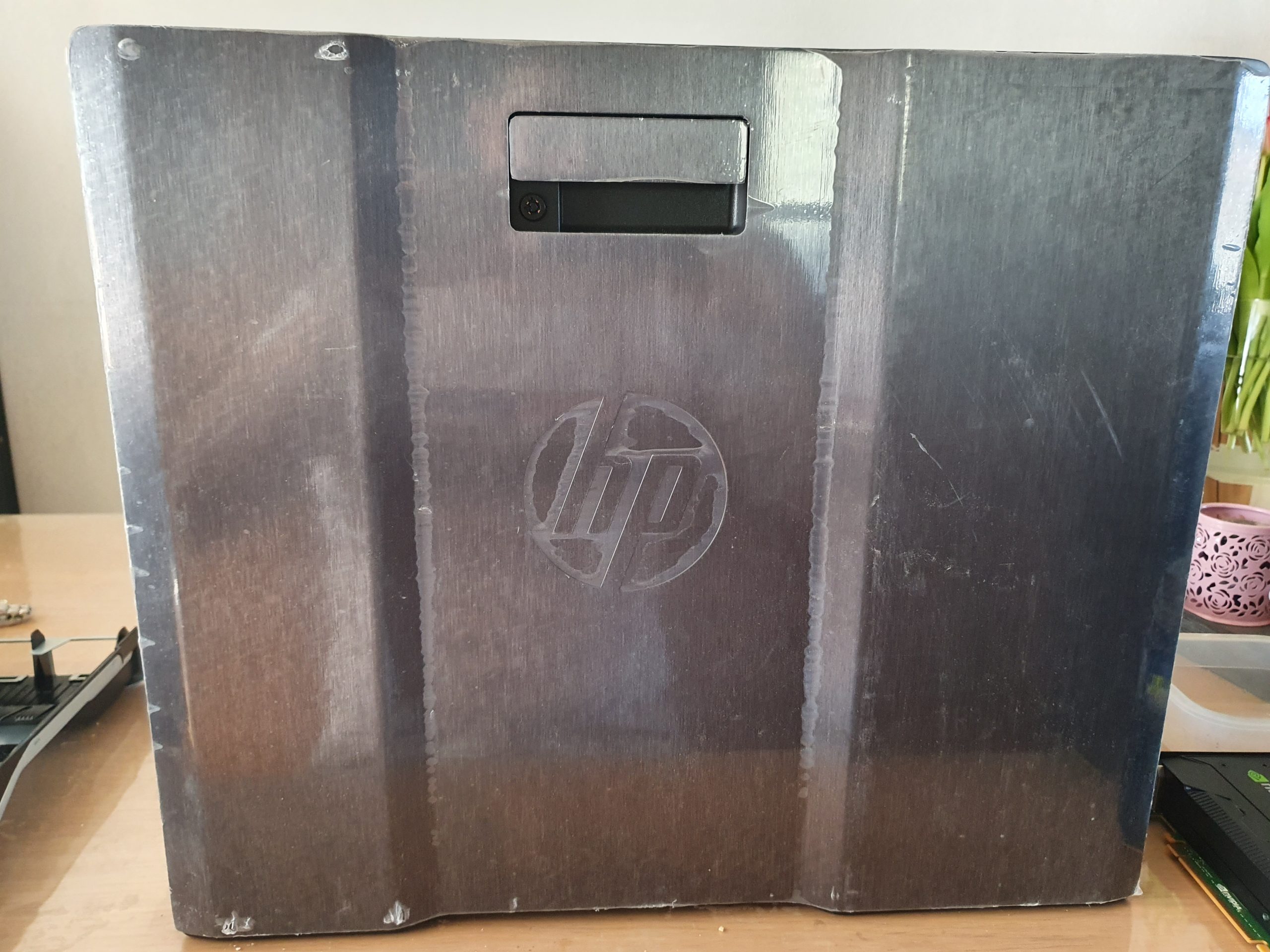 20200411_120108 HP Z840 side