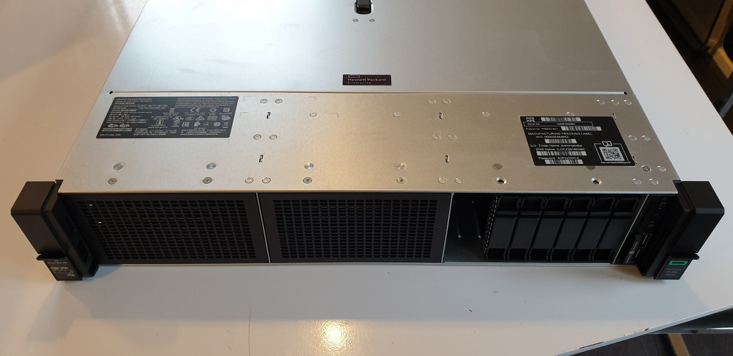 DL380 G10 24SFF front DL380 G10 24SFF front